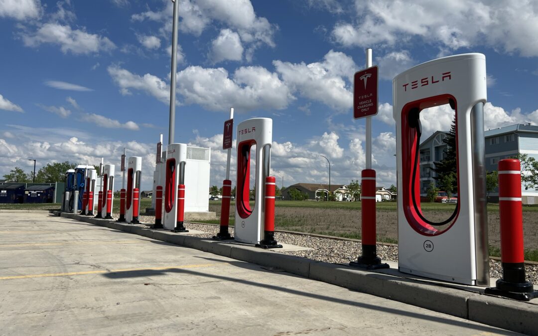 Ottawa funds $25M for companies to build EV chargers, buy natural gas-powered trucks